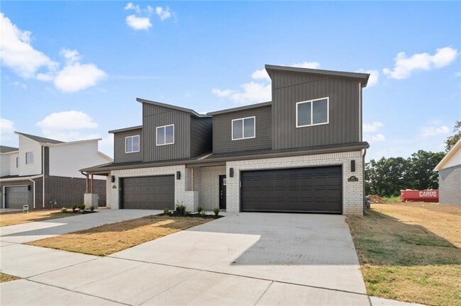Building Photo - 650 Sun Meadows Loop