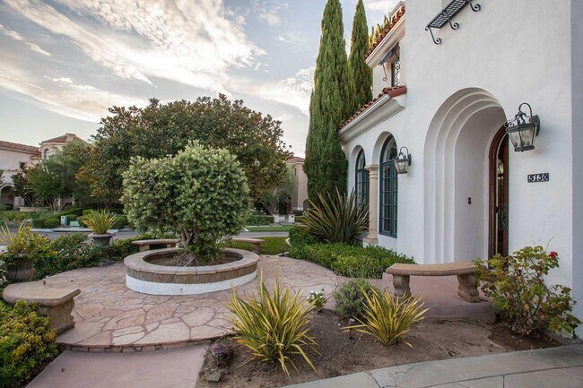 Building Photo - 5130 Meadows Del Mar