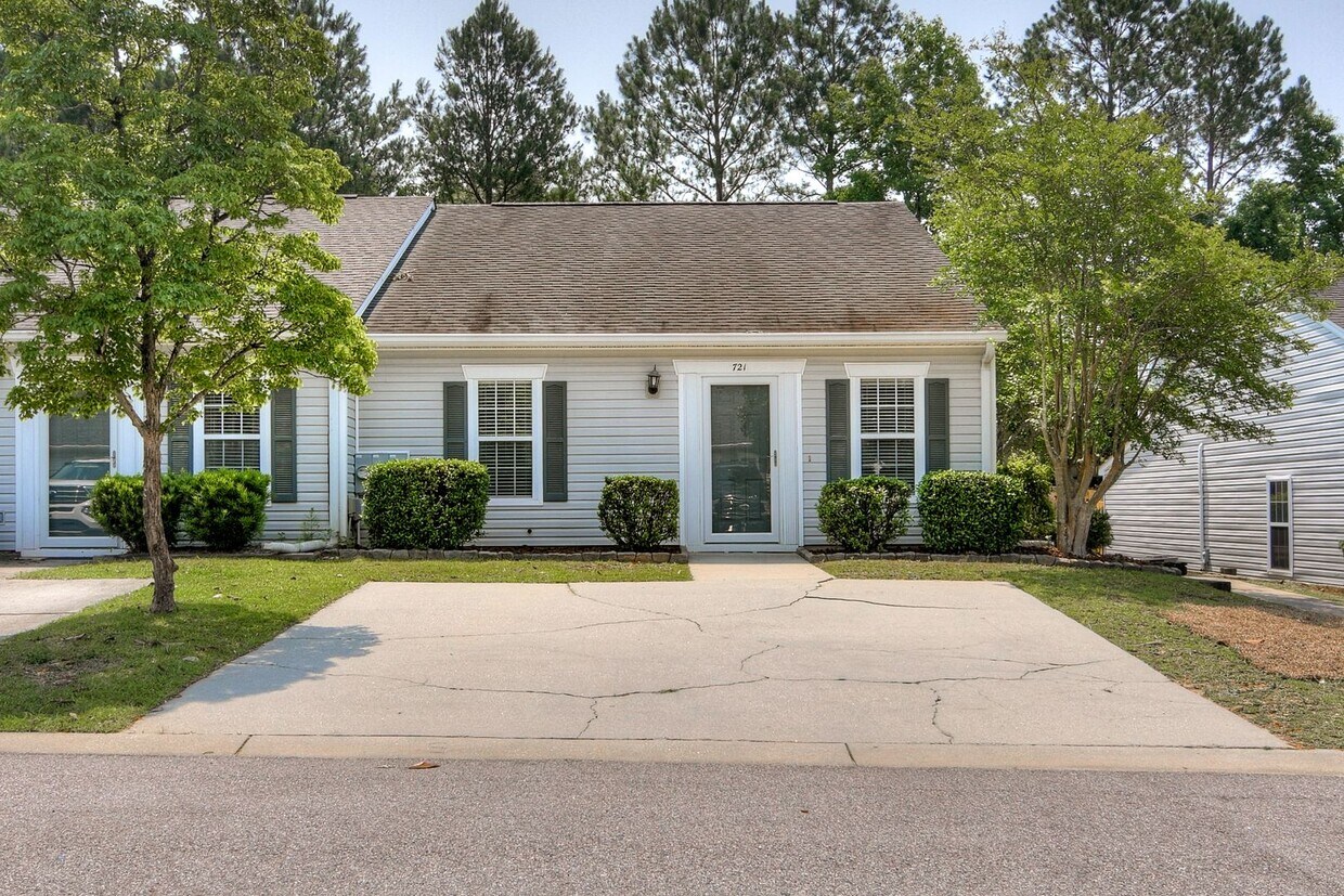 Primary Photo - End Unit Townhome Evans