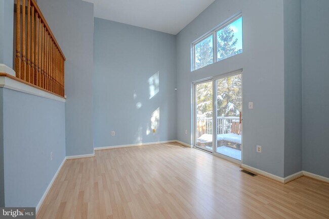 Foto del edificio - 128 S Barrow Pl