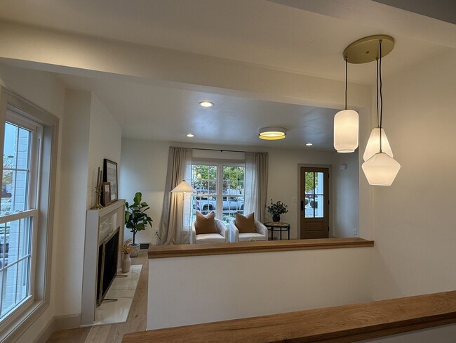 Foto del edificio - Beautiful Remodeled Sugar House Home