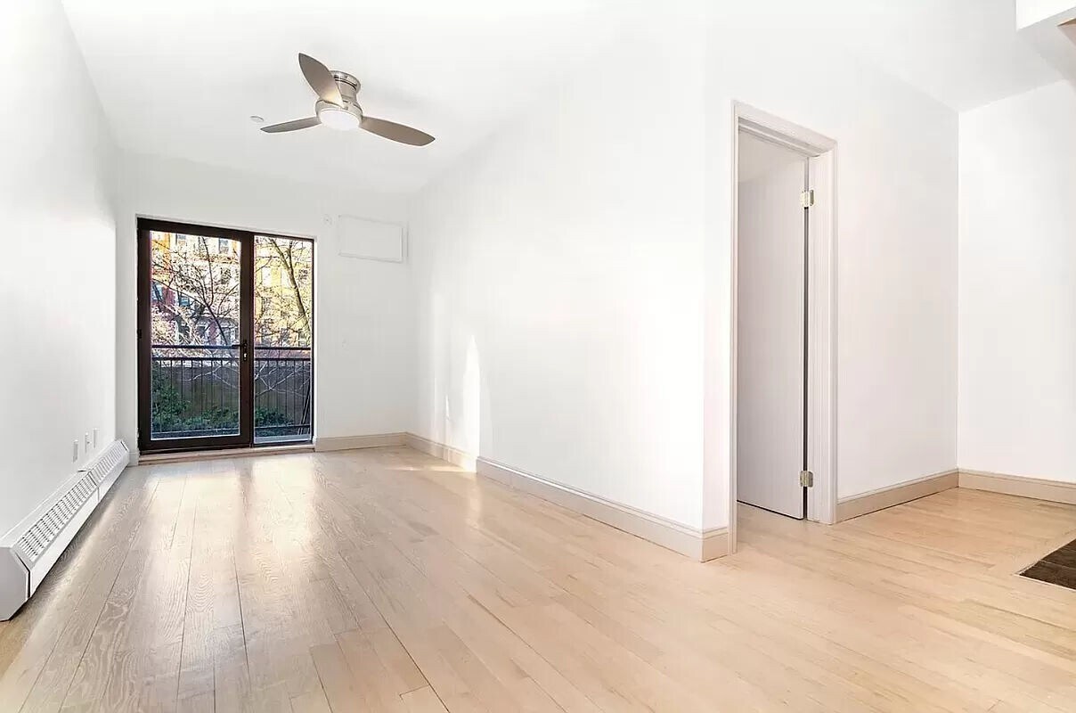 Primary Photo - 447 West 47th Street