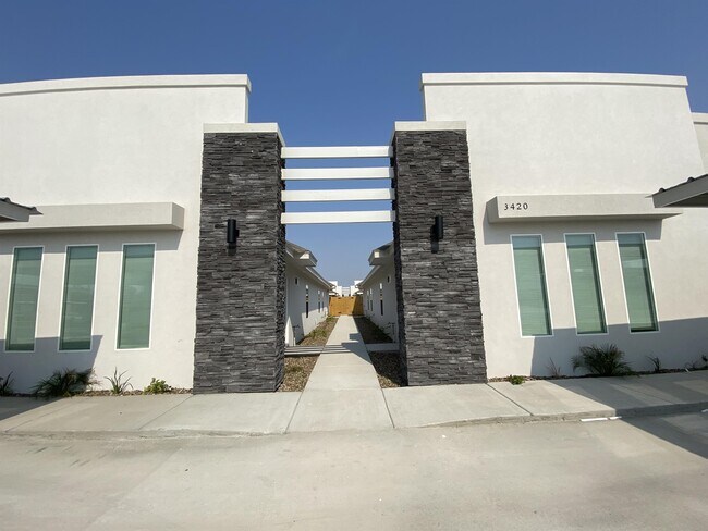 Building Photo - 3416 Sahara Dr