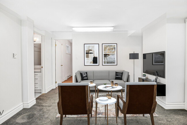 Building Photo - Beautiful Bright and airy apartment in tre...