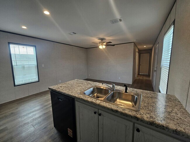 Foto del edificio - 1014 Myakka Dr