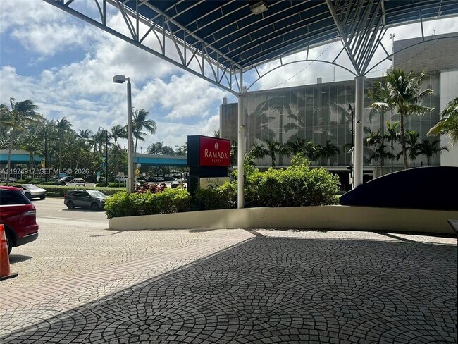 Foto del edificio - 19201 Collins Ave