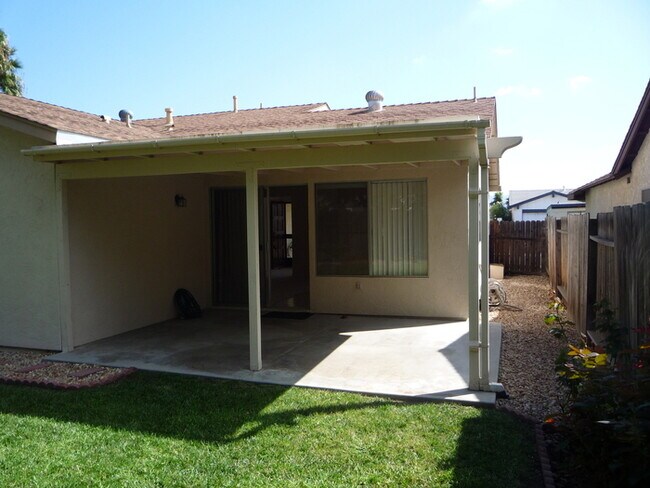 Building Photo - 11366 Linares St