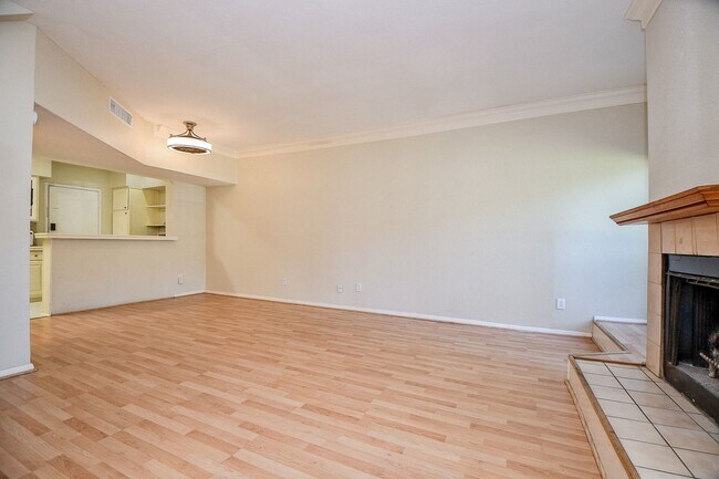 Foto del edificio - 10811 Richmond Ave.