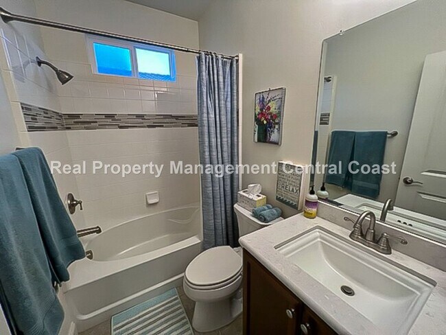 Foto del edificio - AVAILABLE NOW - Spacious Nipomo Home - 2 B...