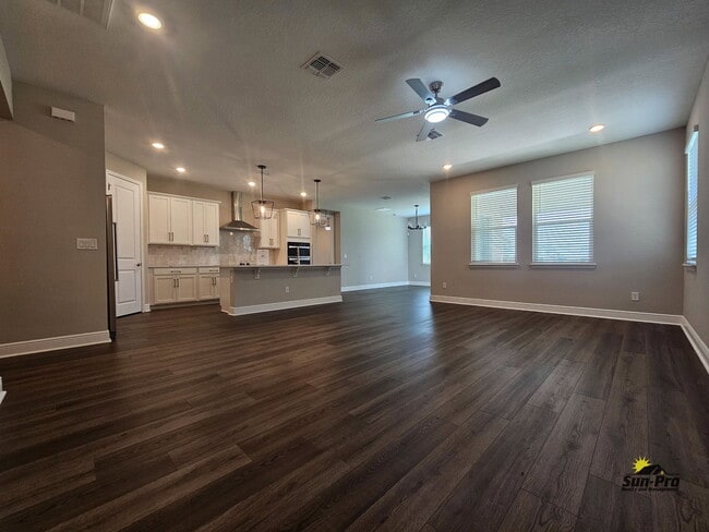 Building Photo - 379 Birkdale Dr