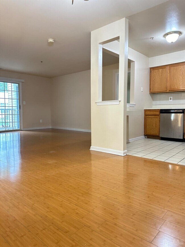 Building Photo - 314 Waterford Dr