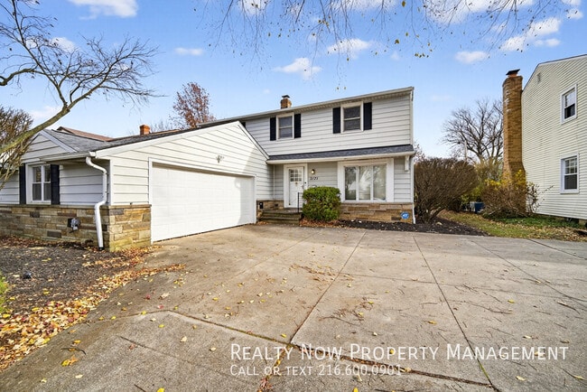 Building Photo - 2171 Cedarview Dr