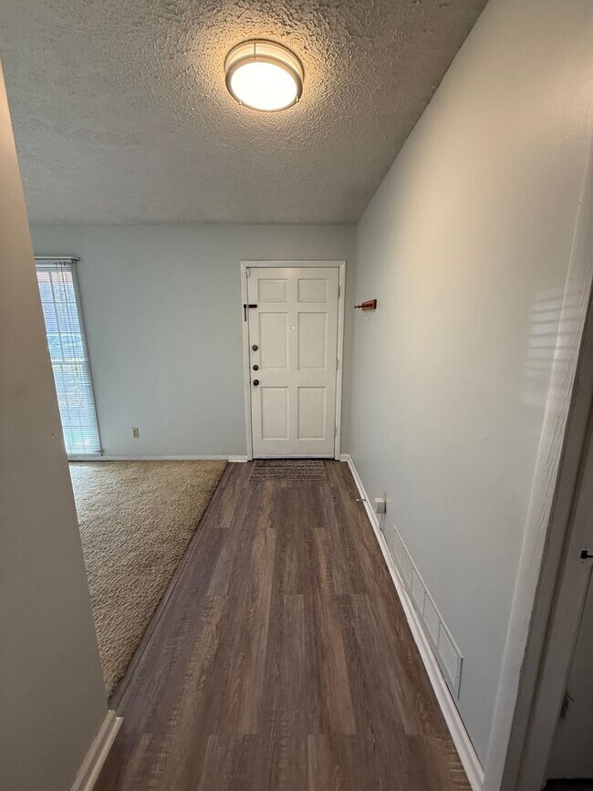 Building Photo - 706 Tibet Ave