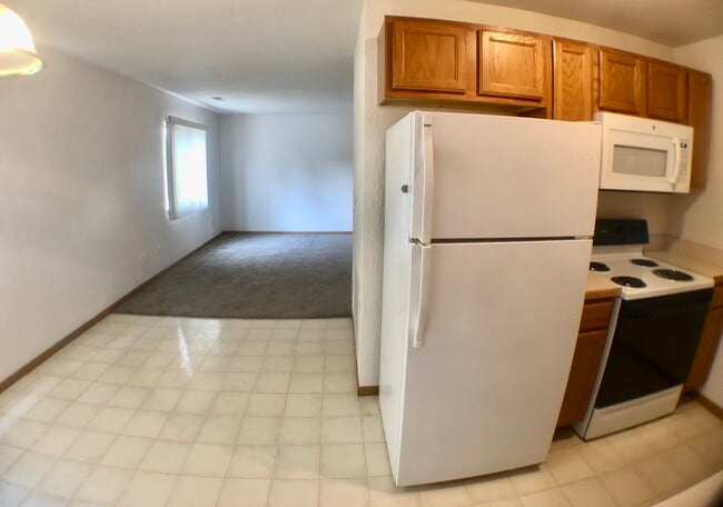 Building Photo - 1620 Flynn Ln