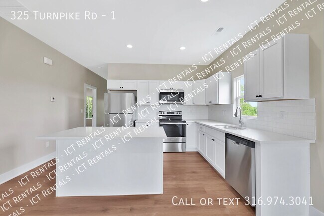 Building Photo - 325 Turnpike Rd