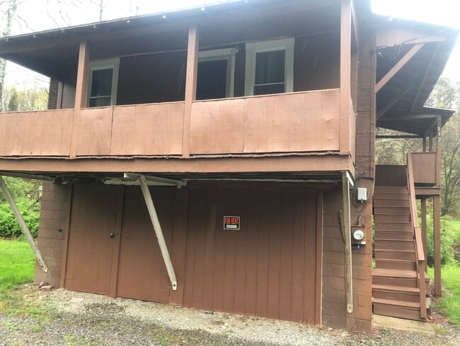 Building Photo - 112 Glade Run Rd