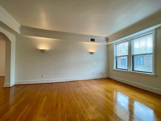 Foto del edificio - 6238 Southwood Ave