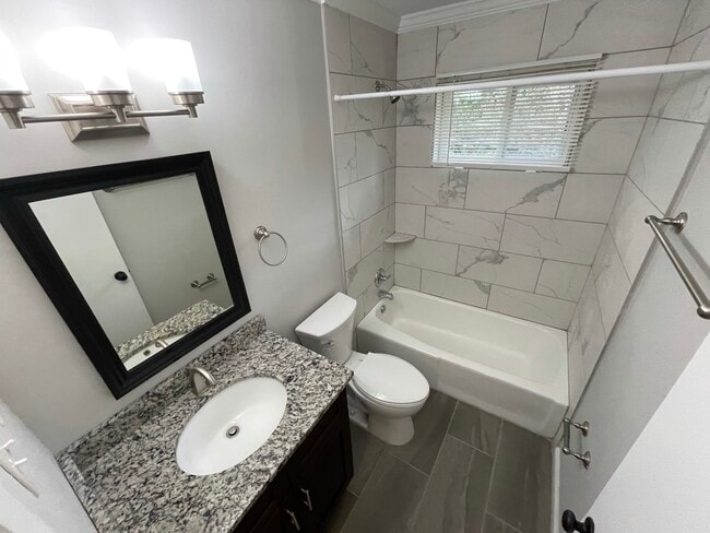 Building Photo - 2040 DeKalb Ave NE