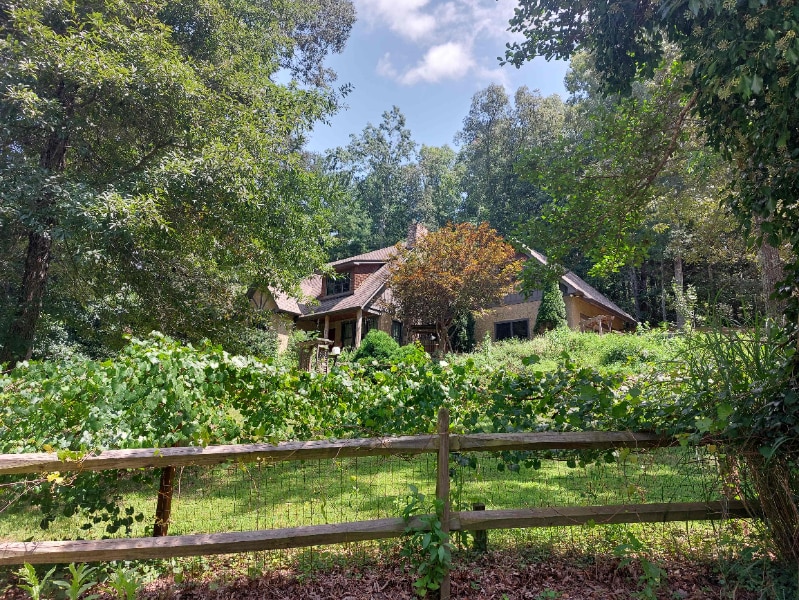 Primary Photo - 33 Hoyt Rd