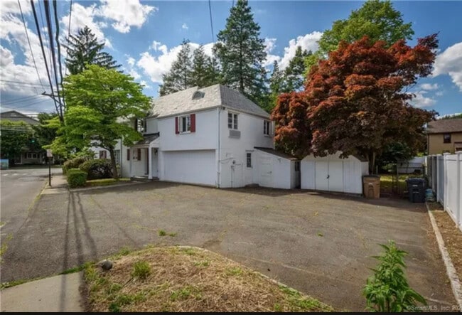 Outside view - 1607 Bedford St