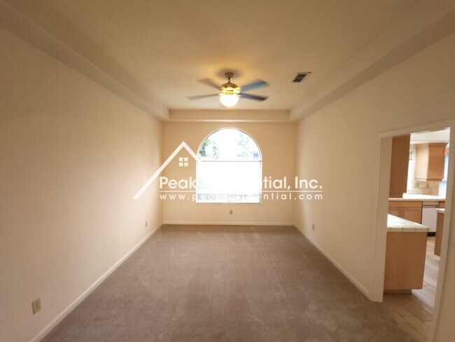 Building Photo - A Gorgeous 4bd/3ba Fair Oaks House with 3-...