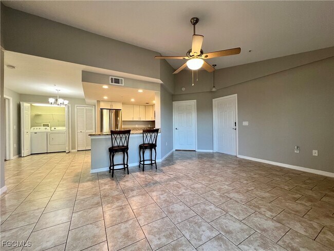 Foto del edificio - 1759 Four Mile Cove Pkwy