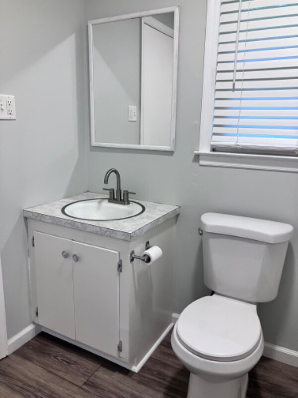 Building Photo - 208 Cardinal Dr