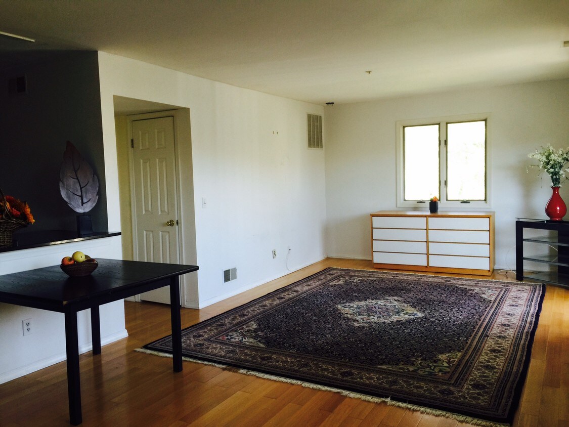 237 Orchard Park, Allendale, NJ 07401 Condo for Rent in Allendale, NJ