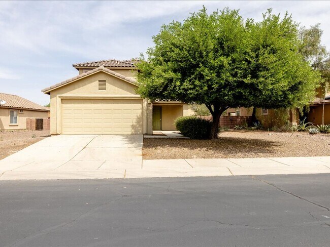 Foto del edificio - Spacious Two-Story 4 Bedroom with Upstairs Family Room & Large Encolsed Backyard!