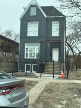 Building Photo - 5910 S Michigan Ave
