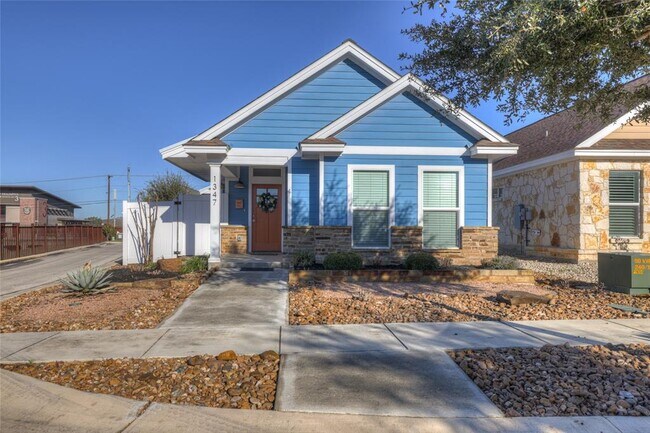 Building Photo - 1347 Dexters Pl