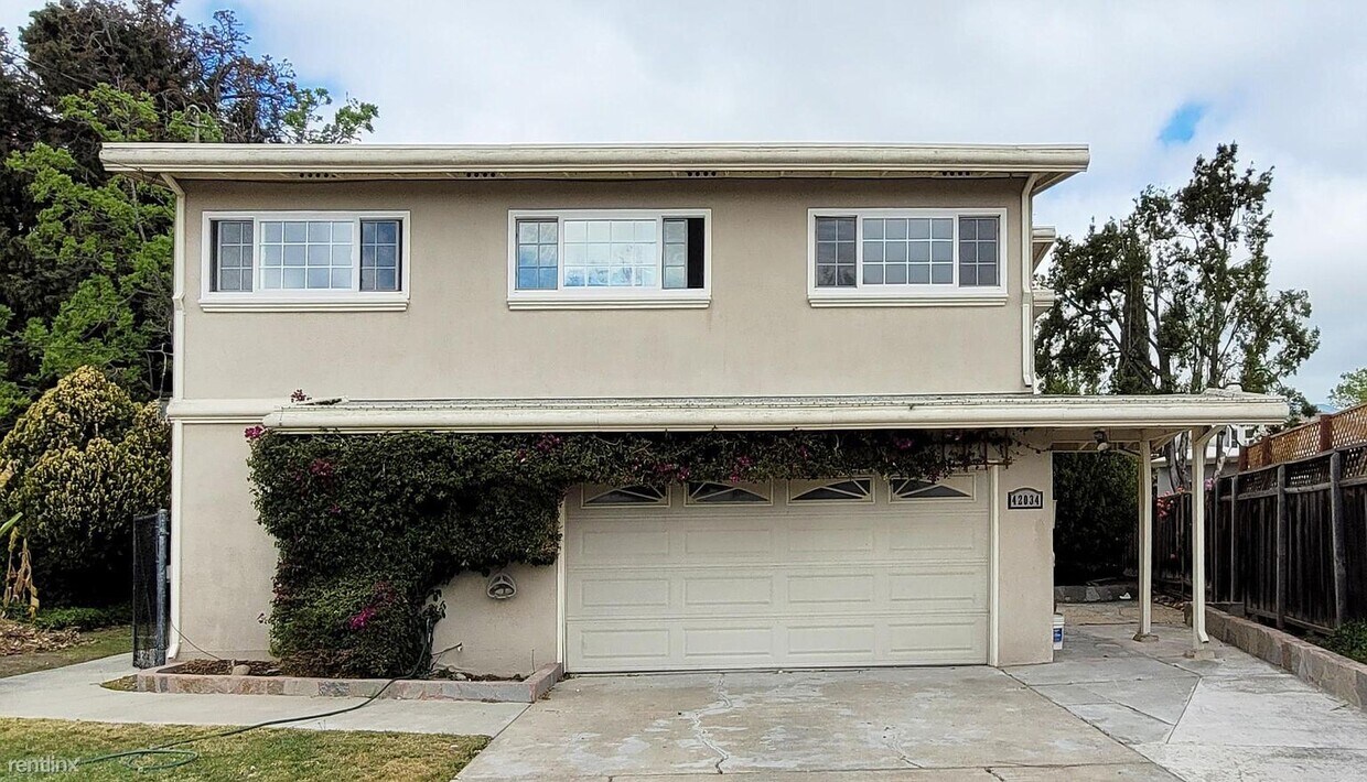 Foto principal - 4 br, 3 bath House - 42034 Wendell Ct