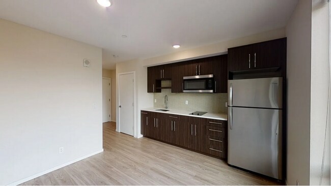 Building Photo - Ground Floor Studio in Cap Hill, Pets Welc...