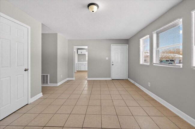 Photo - 2216-2216 Norden Ct Apartment