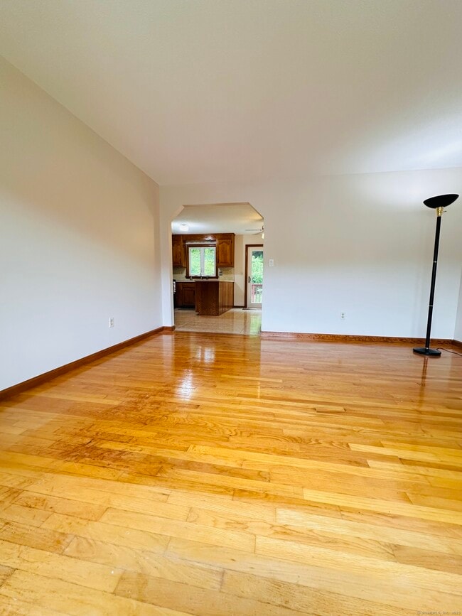 Foto del edificio - 61 Sandy Brook Dr