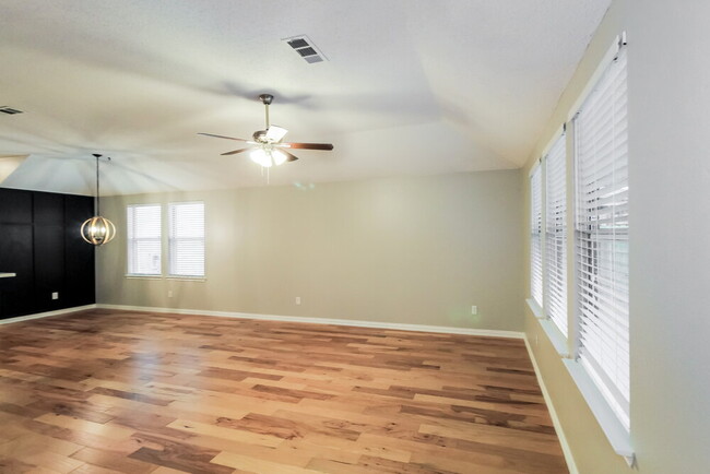 Foto del edificio - 3612 Diamond Ranch Rd