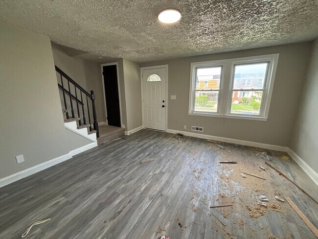 Building Photo - 3 Bedroom 2 Bathrooms, 21213