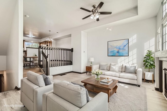 Foto del edificio - Modern 2-Bed Townhouse with Private En-Suites, Parking for 3 Cars  & Community Amenities