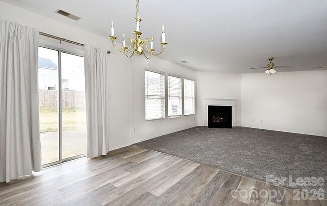 Foto del edificio - 8629 Buckhorn St