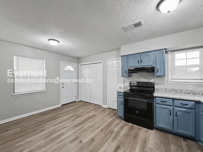 Foto del edificio - 6415 Riverdale Cove