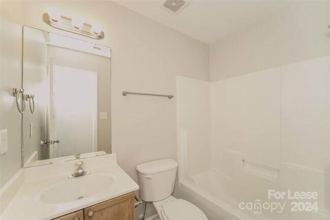 Building Photo - 8716 Clifton Meadow Dr