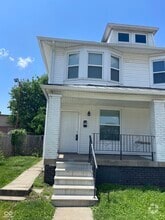 Building Photo - 10 N Randolph St