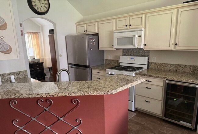 Building Photo - 32515 Rosella Ln