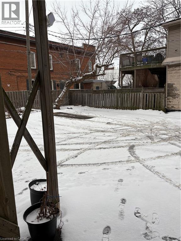 Photo du bâtiment - 608 King St E