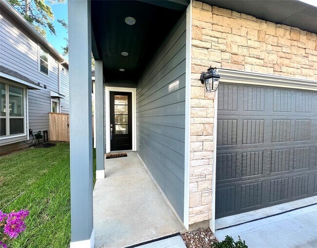 Building Photo - 632 Royal Arch Dr