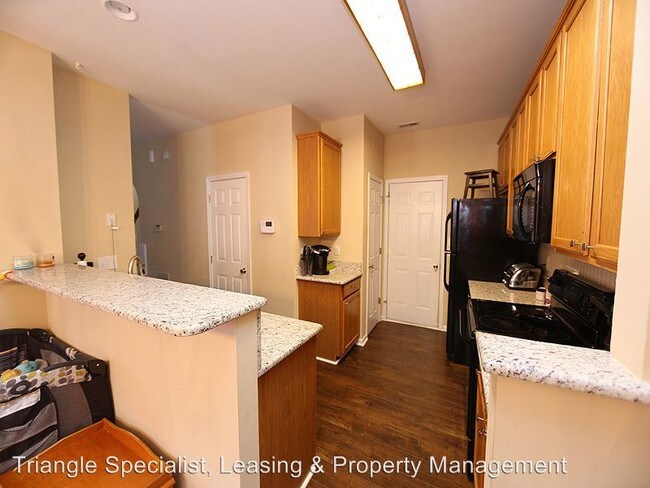 Building Photo - 4921 Delta Lake Dr