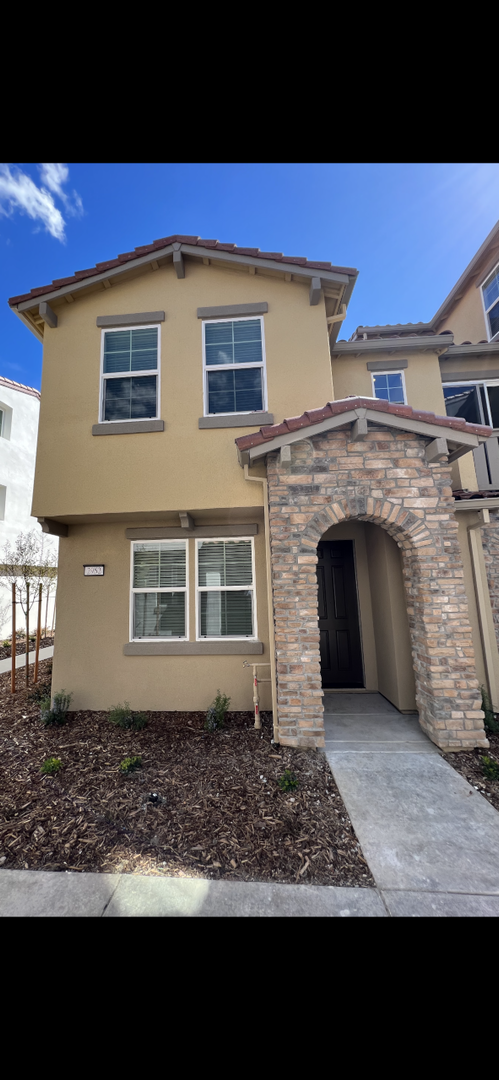 Foto del edificio - Provence Townhome - Natomas