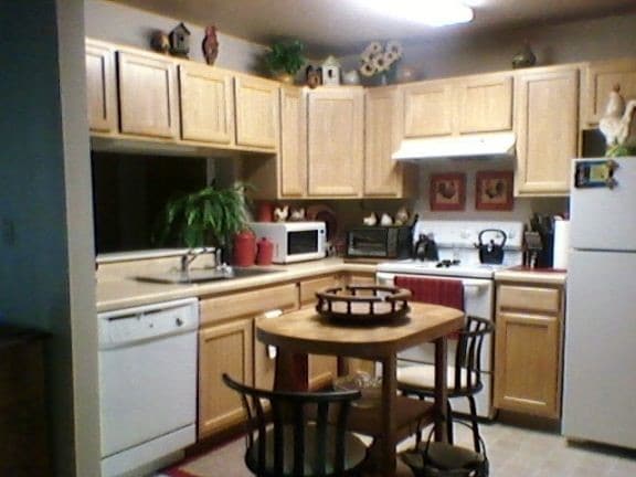 Building Photo - 3 br, 2 bath Apartment - Townline Apartments