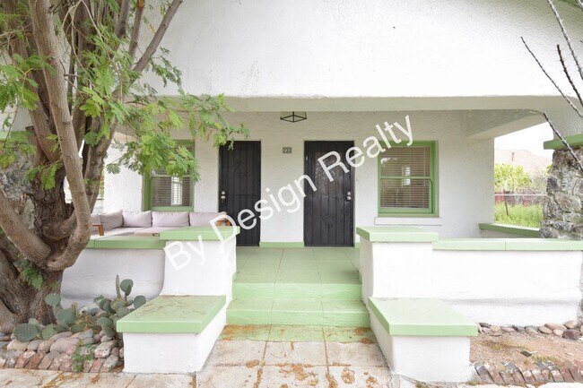 Foto del edificio - Charming Armory Park Bungalow with Private Off-Street Parking