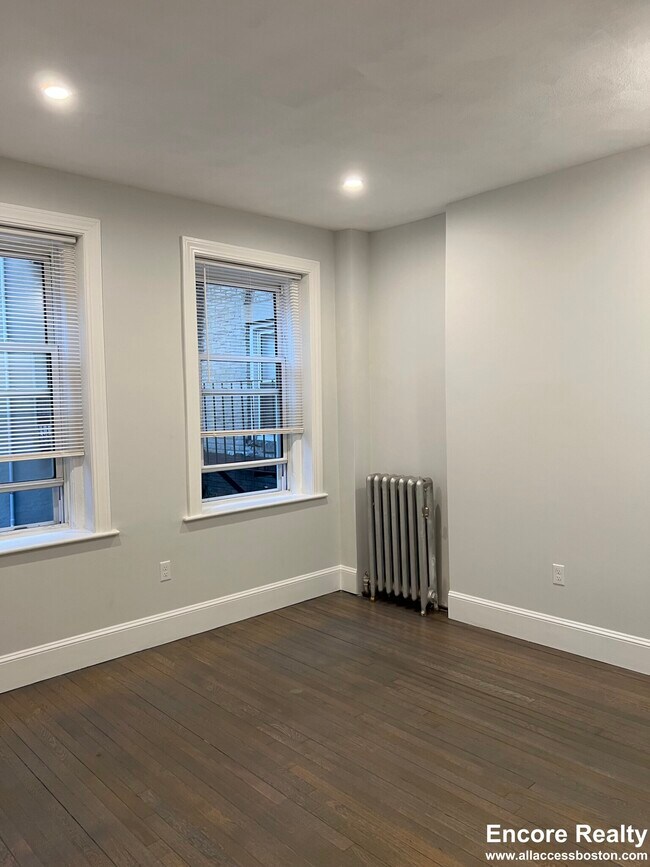 Building Photo - 108 Jersey St